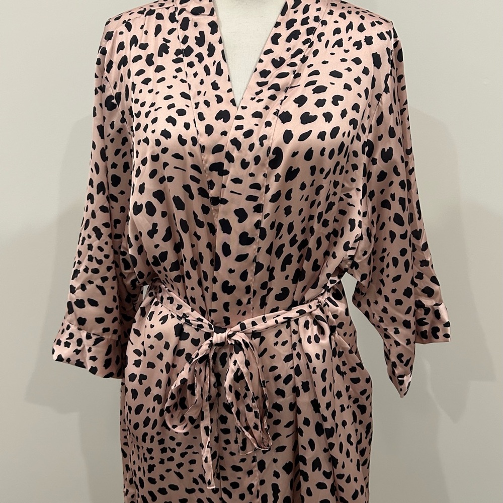 DB Studio Animal Print Robe - Picture 2 of 4